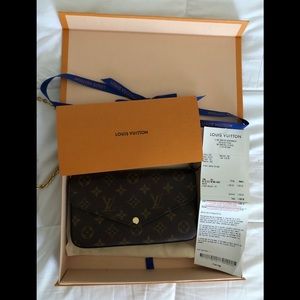 💕Louis Vuitton Pochette Felicie💕